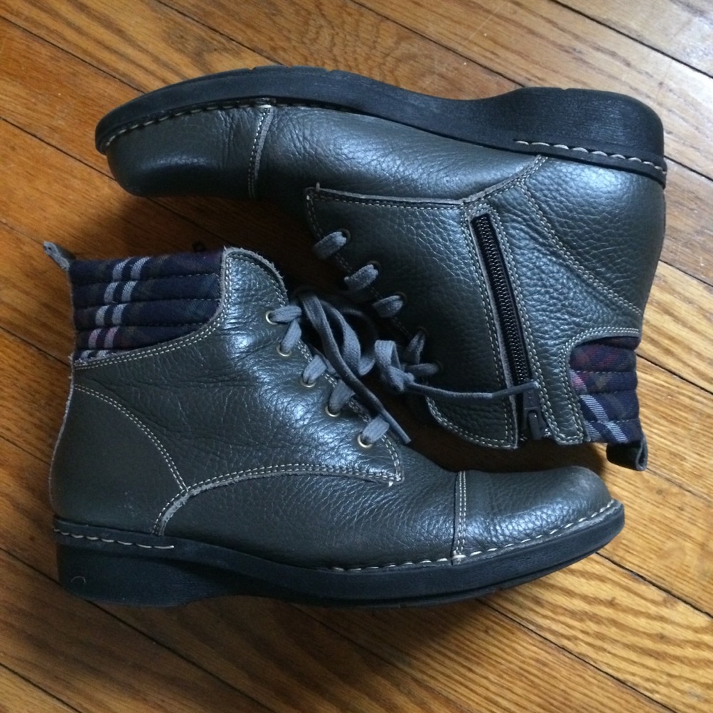 Clarks Grey/ Plaid Booties
